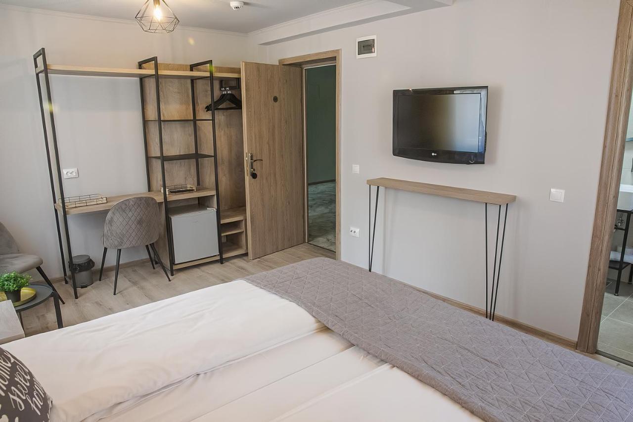 Corvin House Hotel Hunedoara Bagian luar foto